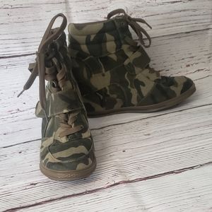 Buoco Camo Wedge Ankle Booties